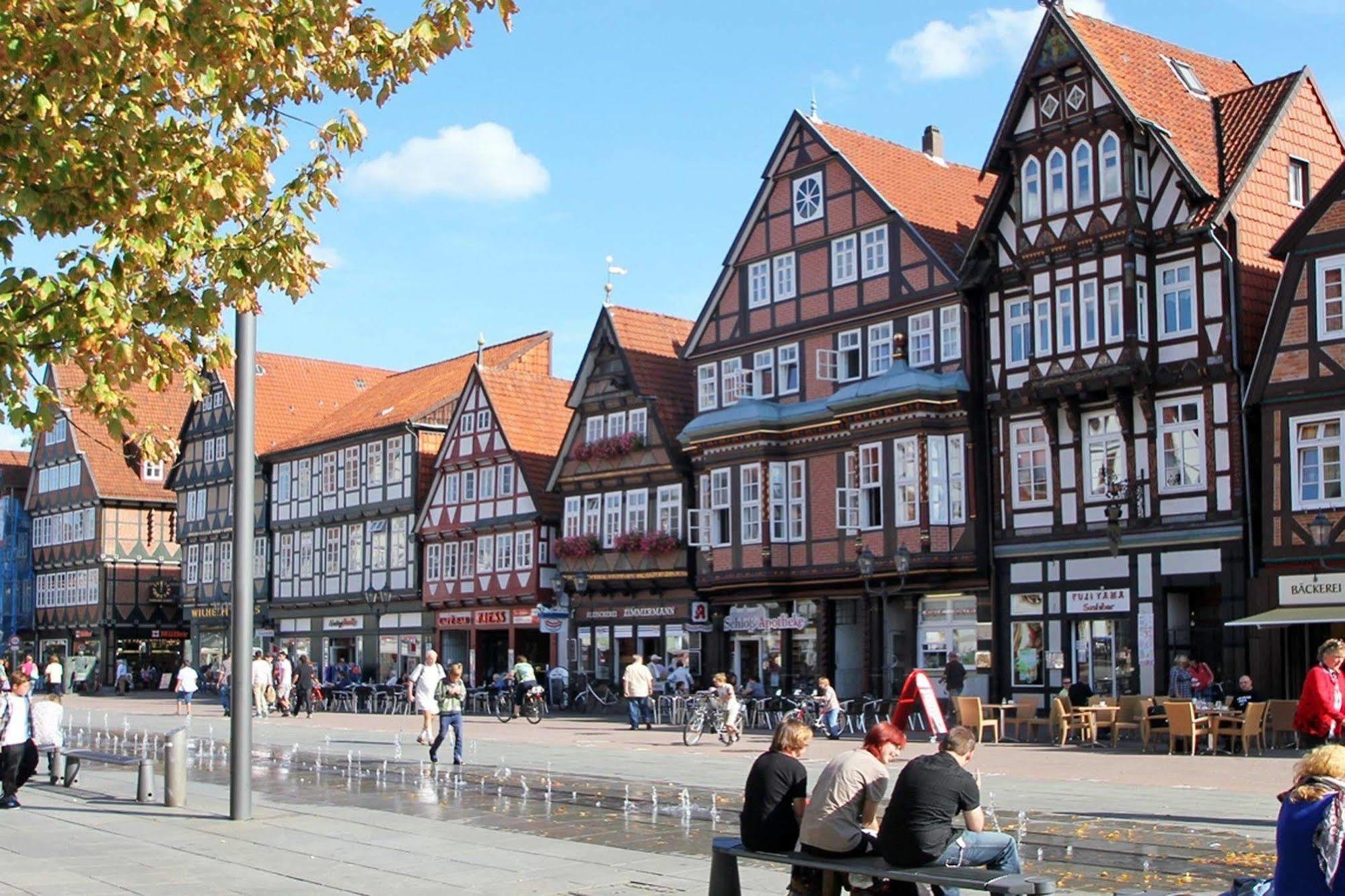 Hotel Zur Heidebluete Hambühren Exterior foto